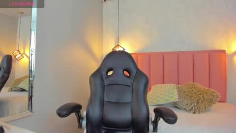  S U N N Y online show from 02-21-26, 11:22