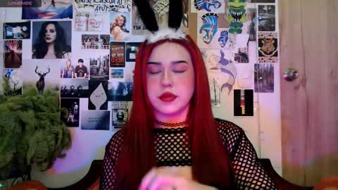 Snapshot of sunnyhottt chatting on 11-23-25, 10:09 Maria online show from 11-23-25, 10:09