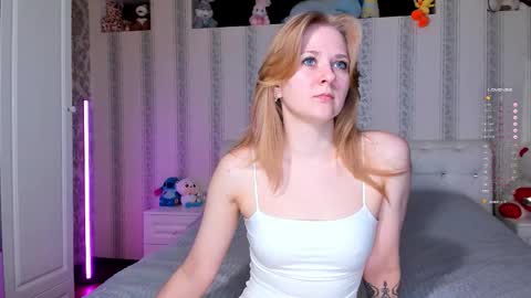 Snapshot of sunnyhuff chatting on 11-06-25, 03:35 Sunny online show from 11-06-25, 03:35