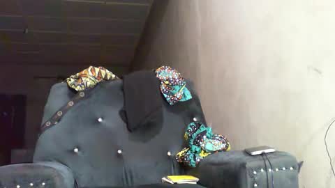 Sunnyblack2 online show from 10-30-25, 09:44