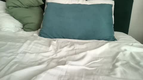 Eva See Bio  Dont forget to put your thumbs up. online show from 01-15-25, 12:25