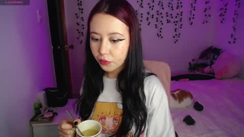 Snapshot of sunset_pienk chatting on 01-21-25, 11:34 Sunset online show from 01-21-25, 11:34