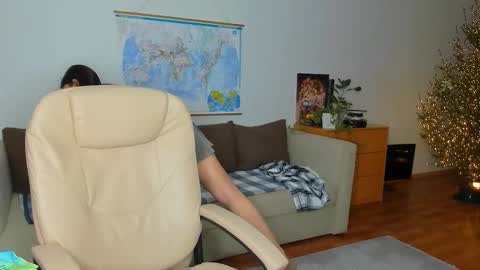 Snapshot of sunsetwithava chatting on 12-27-24, 09:43 sunsetwithava online show from 12-27-24, 09:43