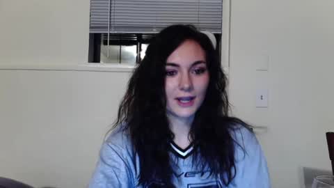 Snapshot of sunshin3slut chatting on 07-20-26, 03:32 Sky online show from 07-20-26, 03:32