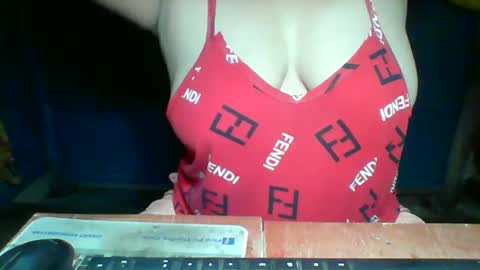 Snapshot of sunshine_789 chatting on 05-11-26, 05:43 sunshine_789 online show from 05-11-26, 05:43