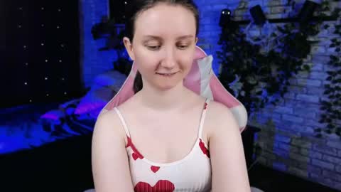 Snapshot of sunshine_blaze chatting on 04-25-26, 02:36 Alice online show from 04-25-26, 02:36
