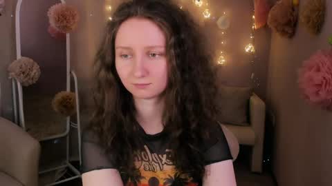 Snapshot of sunshine_blaze chatting on 04-29-26, 06:28 Alice online show from 04-29-26, 06:28