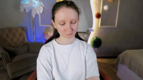 Snapshot of sunshine_blaze chatting on 05-16-26, 02:05 Alice online show from 05-16-26, 02:05