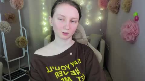 Snapshot of sunshine_blaze chatting on 05-23-26, 05:34 Alice online show from 05-23-26, 05:34