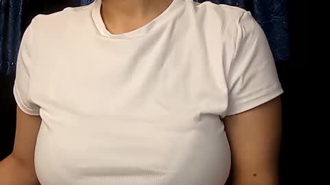 Snapshot of sunshine_days chatting on 02-09-25, 10:32 Annie online show from 02-09-25, 10:32