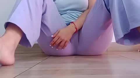 Snapshot of sunshine_days chatting on 09-26-25, 04:11 Annie online show from 09-26-25, 04:11