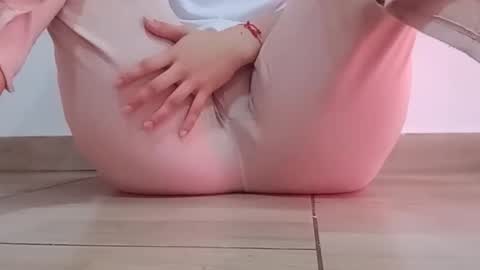 Snapshot of sunshine_days chatting on 10-17-25, 04:20 Annie online show from 10-17-25, 04:20