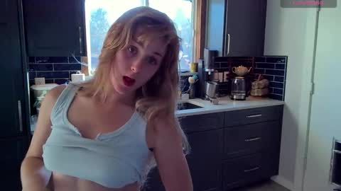 Snapshot of sunshine_pixie chatting on 10-29-25, 11:39 Sunray online show from 10-29-25, 11:39