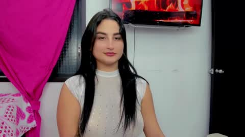 Snapshot of sunshine_uwu22 chatting on 12-09-24, 06:57 Andrea Rodriguez online show from 12-09-24, 06:57