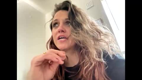 WATCHMEMAKEYOUCUM online show from 12-29-24, 05:22