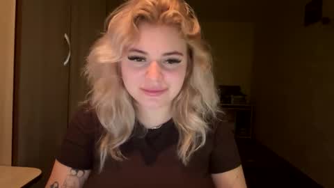 sunshinyflash online show from 11-20-25, 02:50