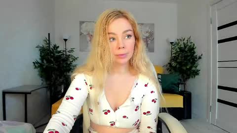 Jenn online show from 04-13-26, 02:50