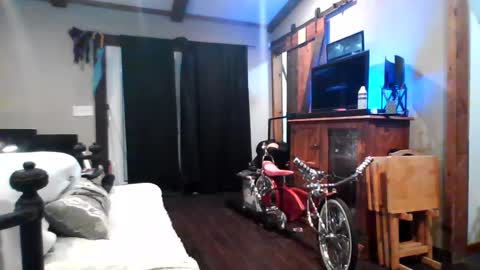 Snapshot of superd512 chatting on 12-10-24, 08:40 Guero Cash online show from 12-10-24, 08:40