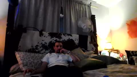 Snapshot of superd512 chatting on 12-30-24, 09:16 Guero Cash online show from 12-30-24, 09:16