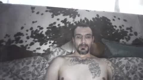 Snapshot of superd512 chatting on 01-13-25, 05:44 Guero Cash online show from 01-13-25, 05:44