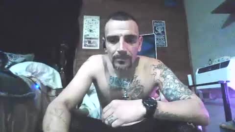 Snapshot of superd512 chatting on 01-27-25, 04:30 Guero Cash online show from 01-27-25, 04:30