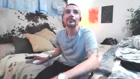 Snapshot of superd512 chatting on 02-03-25, 02:47 Guero Cash online show from 02-03-25, 02:47