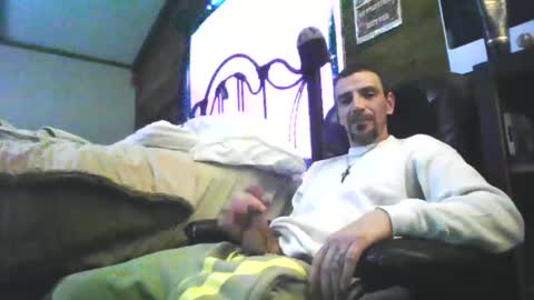 Snapshot of superd512 chatting on 03-05-25, 03:29 Guero Cash online show from 03-05-25, 03:29