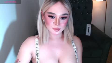 CARMINA online show from 10-15-25, 02:33