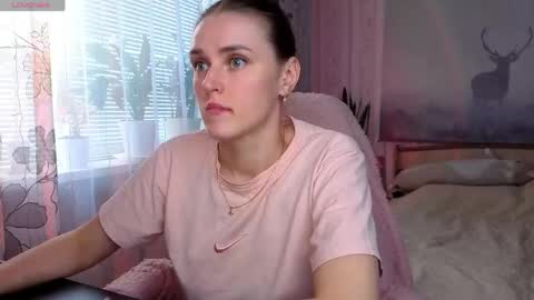 Snapshot of superhotgirlhere chatting on 06-01-26, 01:35 Sweet Anna online show from 06-01-26, 01:35