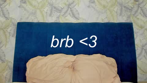 Snapshot of superior_cat chatting on 01-18-25, 05:10 Una online show from 01-18-25, 05:10