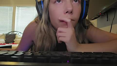 Snapshot of superlive_lexi chatting on 08-04-26, 02:52 superlive_lexi online show from 08-04-26, 02:52