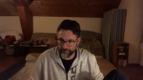 Snapshot of supersquirrel81 chatting on 11-18-25, 09:30 supersquirrel81 online show from 11-18-25, 09:30