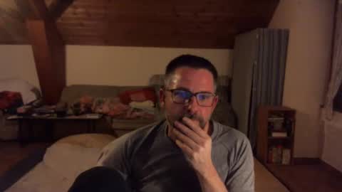 Snapshot of supersquirrel81 chatting on 11-22-25, 05:12 supersquirrel81 online show from 11-22-25, 05:12