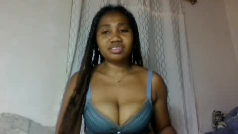 Snapshot of surbelle chatting on 06-12-26, 09:41 surbelle online show from 06-12-26, 09:41
