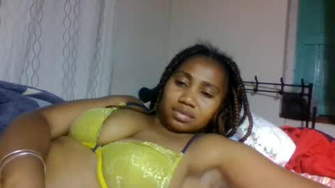 Snapshot of surbelle chatting on 06-14-26, 10:34 surbelle online show from 06-14-26, 10:34