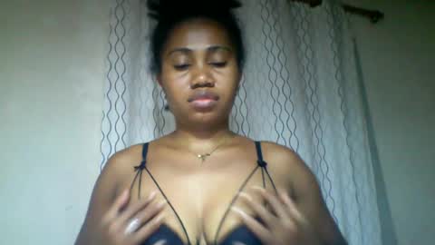 Snapshot of surbelle chatting on 06-20-26, 07:38 surbelle online show from 06-20-26, 07:38