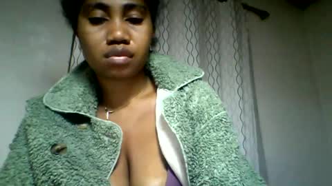 Snapshot of surbelle chatting on 06-24-26, 05:39 surbelle online show from 06-24-26, 05:39