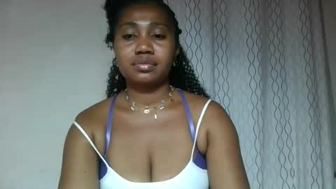 Snapshot of surbelle chatting on 06-30-26, 11:17 surbelle online show from 06-30-26, 11:17