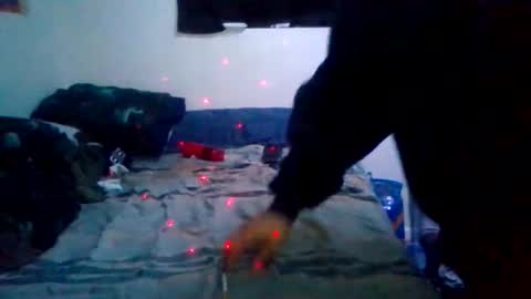 Snapshot of surecartermayne90 chatting on 11-25-25, 07:19 BumbleBeeTuna93 online show from 11-25-25, 07:19