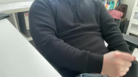 Snapshot of surfstar81 chatting on 02-27-26, 10:59 surfstar81 online show from 02-27-26, 10:59