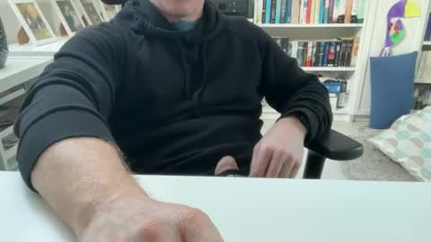 Snapshot of surfstar81 chatting on 03-01-26, 08:49 surfstar81 online show from 03-01-26, 08:49