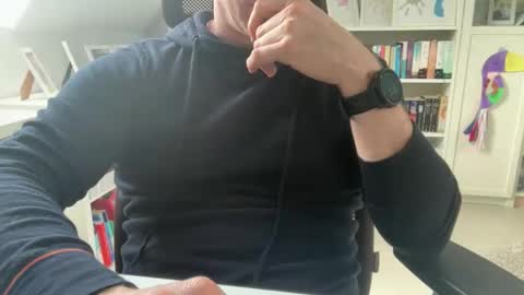 Snapshot of surfstar81 chatting on 04-20-26, 09:56 surfstar81 online show from 04-20-26, 09:56