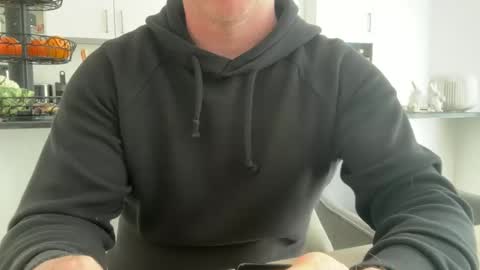 Snapshot of surfstar81 chatting on 04-29-26, 11:03 surfstar81 online show from 04-29-26, 11:03