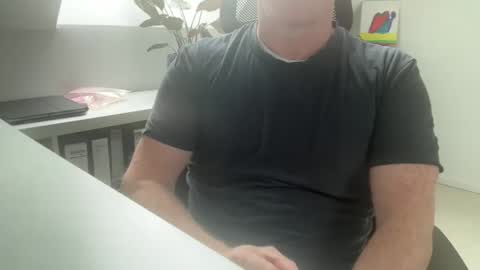 Snapshot of surfstar81 chatting on 05-07-26, 07:36 surfstar81 online show from 05-07-26, 07:36