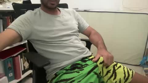 Snapshot of surftravel chatting on 02-28-25, 08:07 surftravel online show from 02-28-25, 08:07