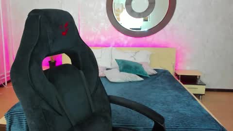 Snapshot of susan__clark chatting on 01-30-25, 12:50 Annie online show from 01-30-25, 12:50