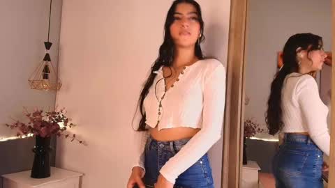 Snapshot of susana__sanchez chatting on 10-26-25, 01:17 SUSANA online show from 10-26-25, 01:17