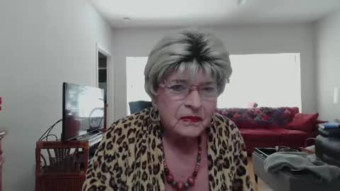 Snapshot of susanandlisa chatting on 01-08-25, 04:54 sexualsusan online show from 01-08-25, 04:54