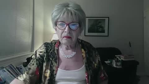 Snapshot of susanandlisa chatting on 02-04-25, 11:16 sexualsusan online show from 02-04-25, 11:16