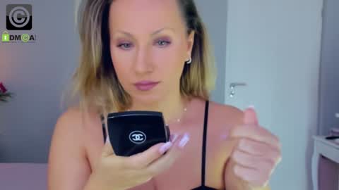 Snapshot of susanjewel chatting on 12-16-24, 07:58 SusanJewel online show from 12-16-24, 07:58